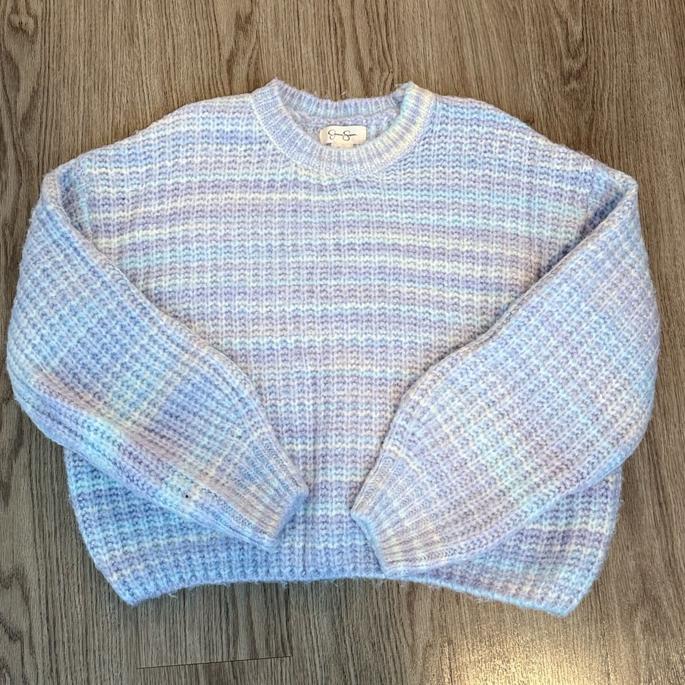 Purple Sweater
-excellent condition 
-pet free smoke free home